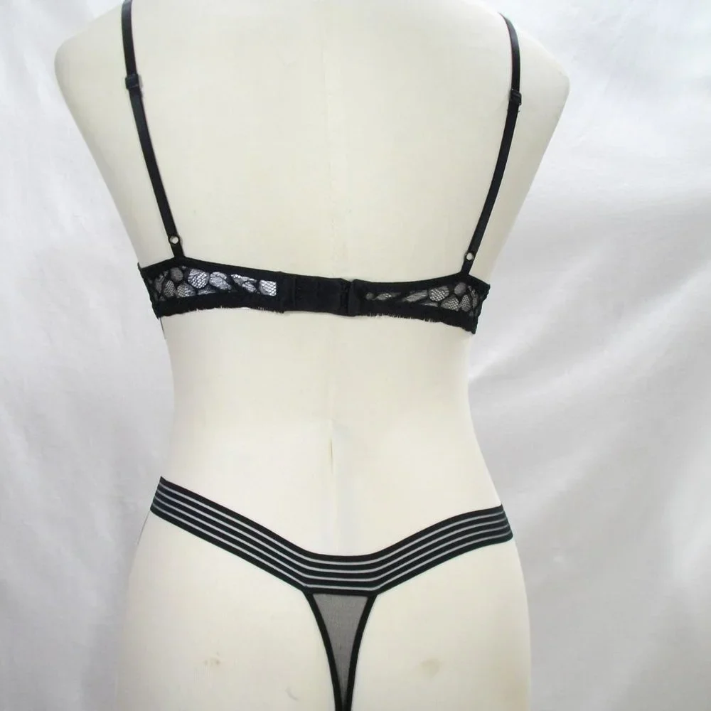 32D / Medium‎ Calvin Klein Vixen Molded Lace Bra & Thong Set Black NWT